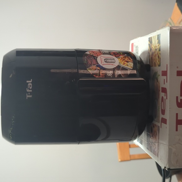 Air Fryer - Picture 2 of 3